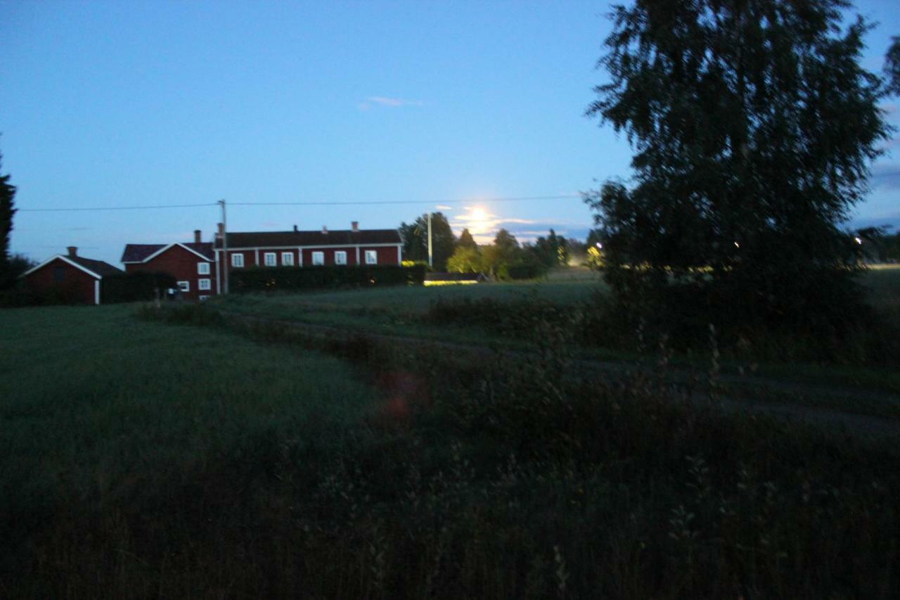 Fiberhusets Retreat: High-Speed Haven Near Hudiksvall Exterior photo